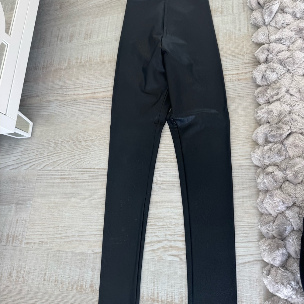 Sleek Black High-Waisted Leggings